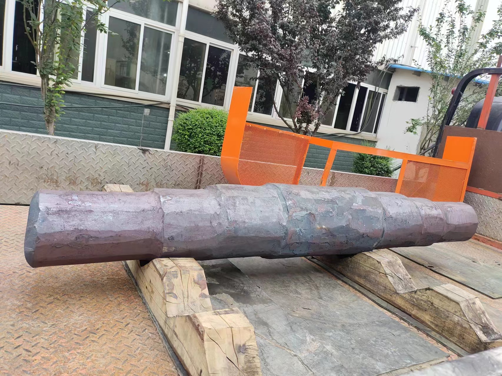 Các đặc điểm, ứng dụng và quy trình sản xuất các bộ phận rèn được giải thích chi tiết