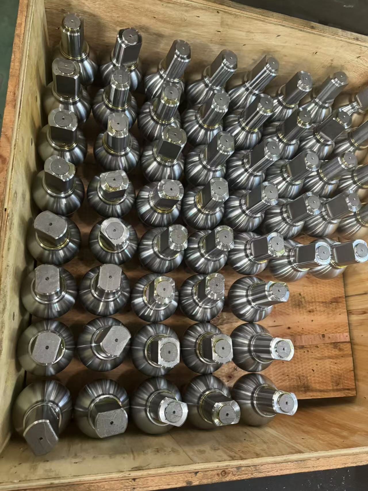 Việc sử dụng thiết bị gia nhiệt máy ép rèn để rèn phôi rèn ống là gì?